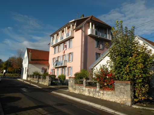  immeuble rose, rue du Pont des Champs